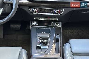 Внедорожник / Кроссовер Audi Q5 2018 в 