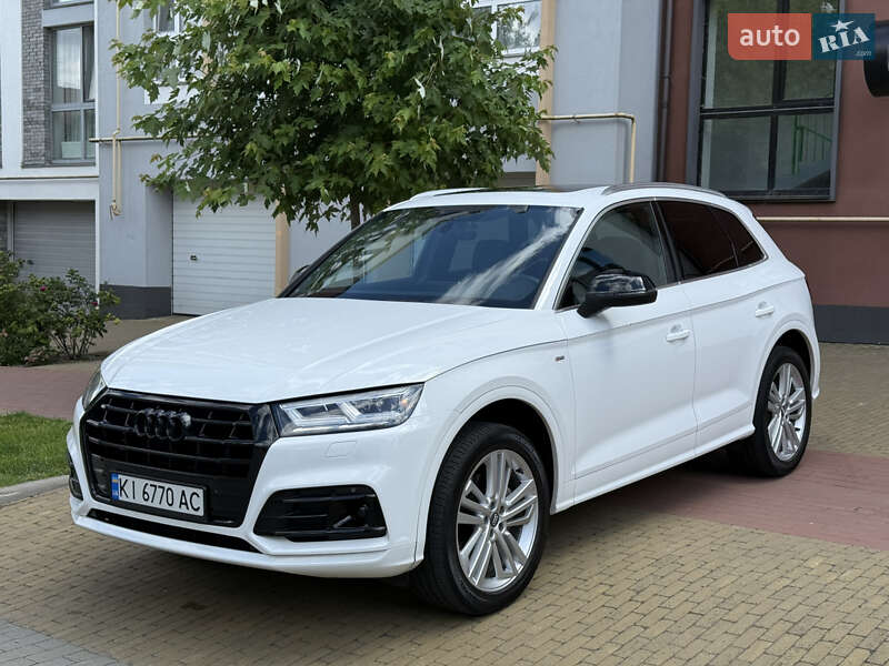 Внедорожник / Кроссовер Audi Q5 2017 в 