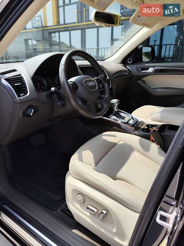 Внедорожник / Кроссовер Audi Q5 2013 в Луцке
