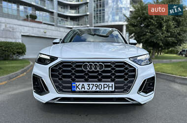 Внедорожник / Кроссовер Audi Q5 2021 в 