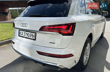Внедорожник / Кроссовер Audi Q5 2021 в 