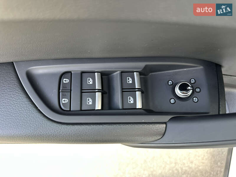 Внедорожник / Кроссовер Audi Q5 2021 в Киеве