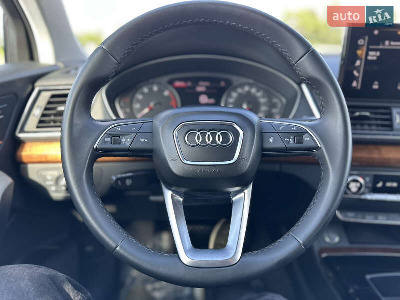 Внедорожник / Кроссовер Audi Q5 2021 в Киеве