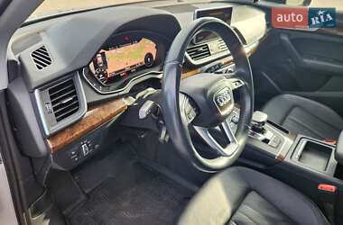 Внедорожник / Кроссовер Audi Q5 2017 в 