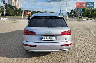 Внедорожник / Кроссовер Audi Q5 2017 в 