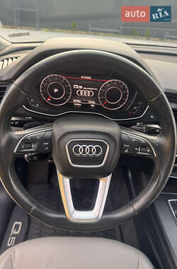Внедорожник / Кроссовер Audi Q5 2018 в 