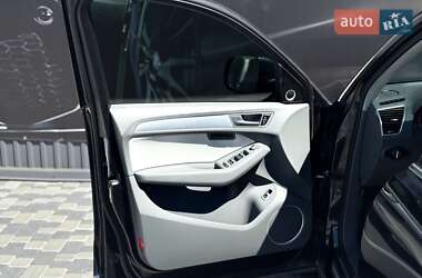 Внедорожник / Кроссовер Audi Q5 2015 в 