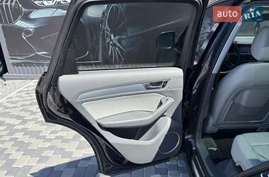 Внедорожник / Кроссовер Audi Q5 2015 в 