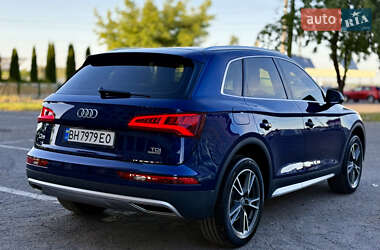 Внедорожник / Кроссовер Audi Q5 2017 в 