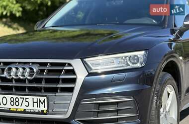 Внедорожник / Кроссовер Audi Q5 2017 в 