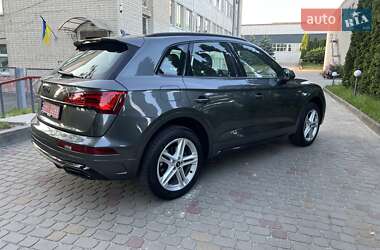 Внедорожник / Кроссовер Audi Q5 2021 в 