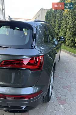 Внедорожник / Кроссовер Audi Q5 2021 в 