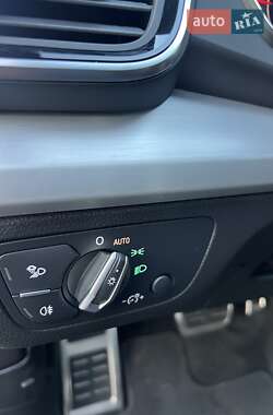 Внедорожник / Кроссовер Audi Q5 2021 в 