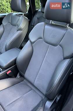 Внедорожник / Кроссовер Audi Q5 2021 в 