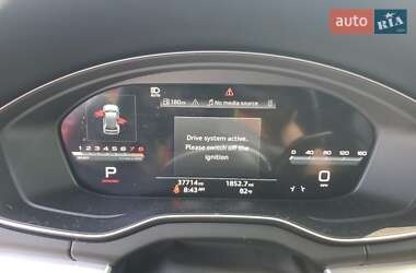 Внедорожник / Кроссовер Audi Q5 2023 в 