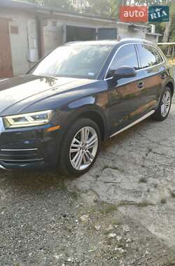 Внедорожник / Кроссовер Audi Q5 2018 в 