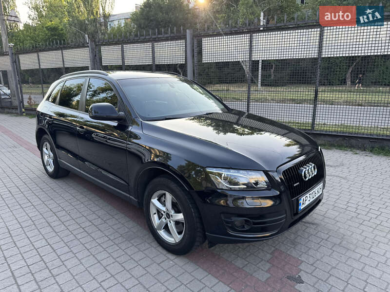 Внедорожник / Кроссовер Audi Q5 2009 в 