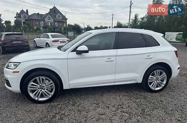 Внедорожник / Кроссовер Audi Q5 2018 в 
