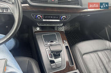 Внедорожник / Кроссовер Audi Q5 2018 в 