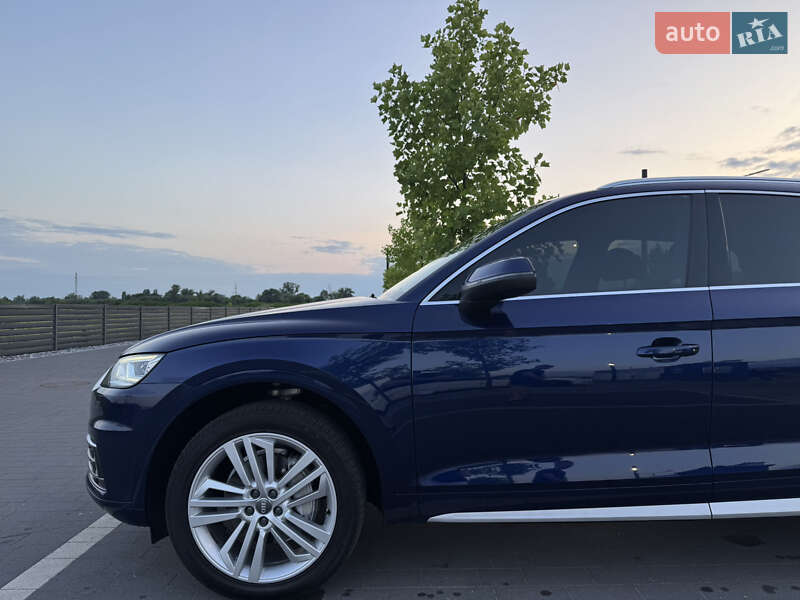 Внедорожник / Кроссовер Audi Q5 2017 в Мукачево