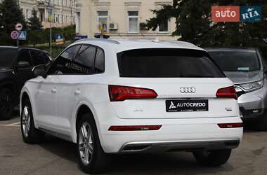 Внедорожник / Кроссовер Audi Q5 2018 в 