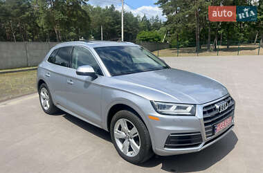 Внедорожник / Кроссовер Audi Q5 2018 в 
