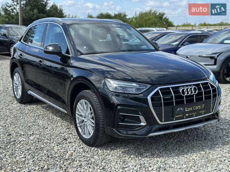 Внедорожник / Кроссовер Audi Q5 2021 в 