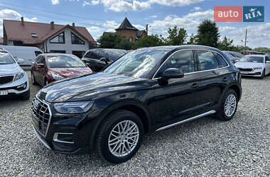 Внедорожник / Кроссовер Audi Q5 2021 в 