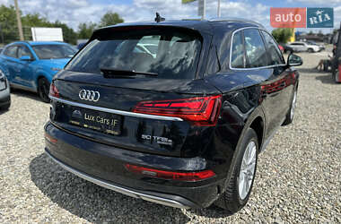 Внедорожник / Кроссовер Audi Q5 2021 в 