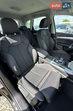 Внедорожник / Кроссовер Audi Q5 2021 в 