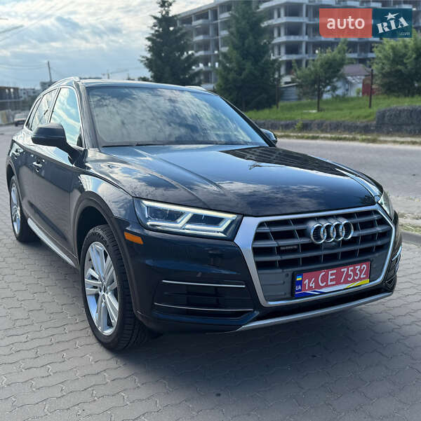 Внедорожник / Кроссовер Audi Q5 2018 в 