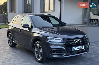 Внедорожник / Кроссовер Audi Q5 2020 в 