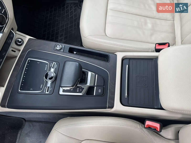 Внедорожник / Кроссовер Audi Q5 2018 в Бурштыне