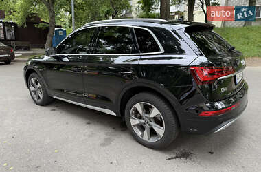 Внедорожник / Кроссовер Audi Q5 2022 в 