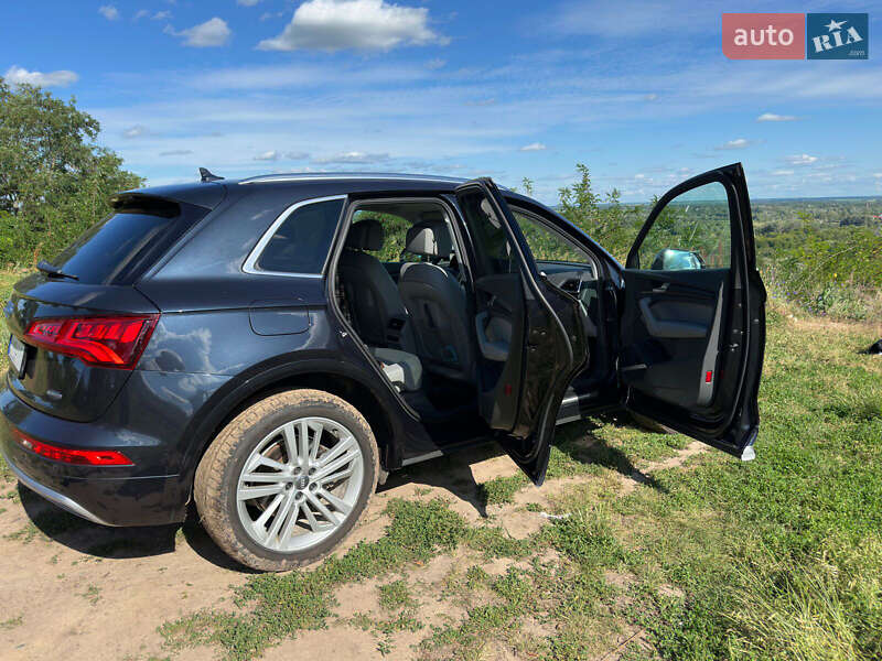 Внедорожник / Кроссовер Audi Q5 2021 в Лубнах