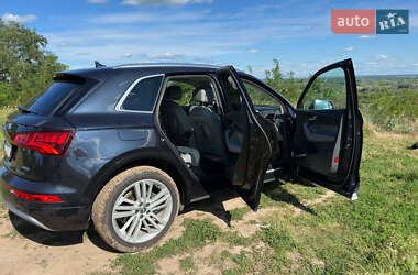 Внедорожник / Кроссовер Audi Q5 2021 в 