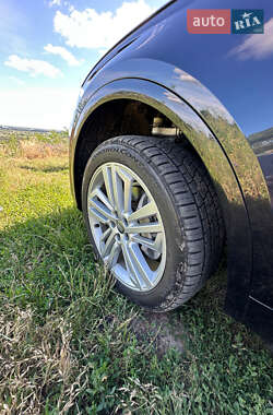 Внедорожник / Кроссовер Audi Q5 2021 в 