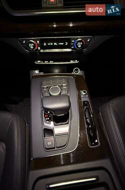 Внедорожник / Кроссовер Audi Q5 2019 в 