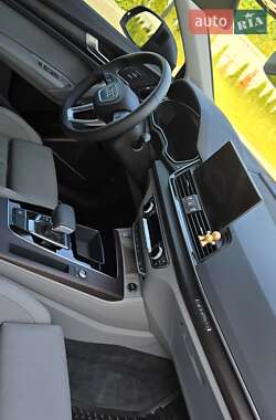 Внедорожник / Кроссовер Audi Q5 2023 в 