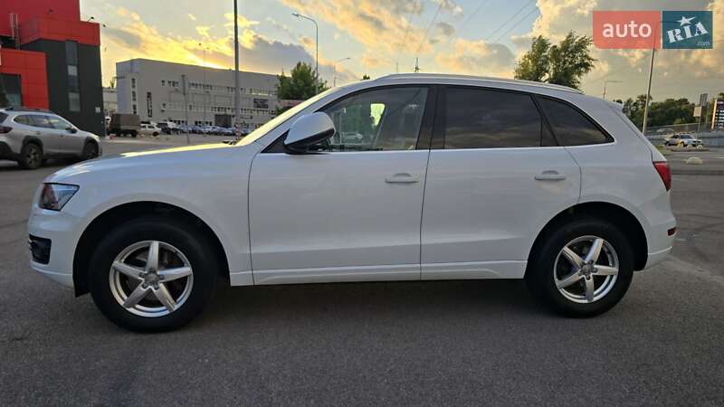 Внедорожник / Кроссовер Audi Q5 2011 в Киеве
