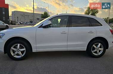 Внедорожник / Кроссовер Audi Q5 2011 в 