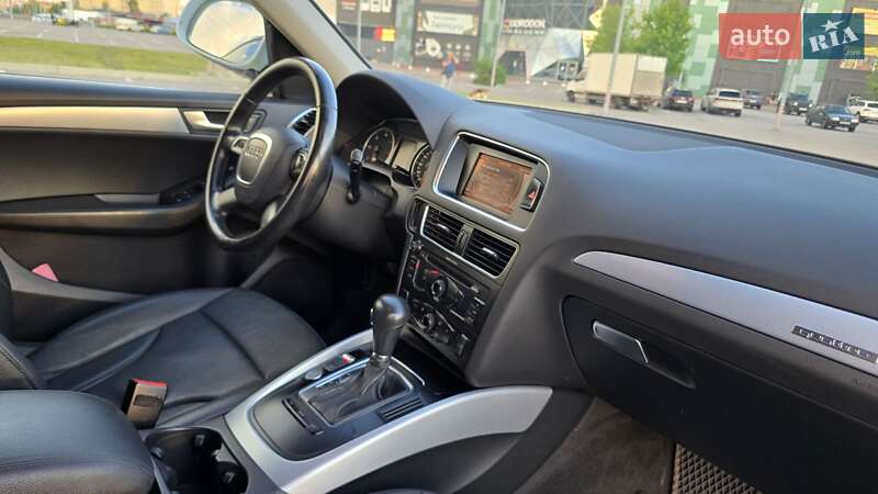Внедорожник / Кроссовер Audi Q5 2011 в Киеве