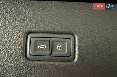 Внедорожник / Кроссовер Audi Q5 2022 в 