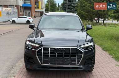 Внедорожник / Кроссовер Audi Q5 2022 в 