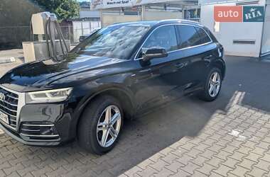 Внедорожник / Кроссовер Audi Q5 2018 в 