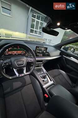 Внедорожник / Кроссовер Audi Q5 2018 в 