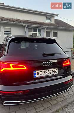Внедорожник / Кроссовер Audi Q5 2018 в 