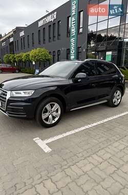 Внедорожник / Кроссовер Audi Q5 2018 в 