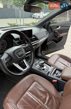 Внедорожник / Кроссовер Audi Q5 2018 в 