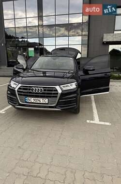 Внедорожник / Кроссовер Audi Q5 2018 в 